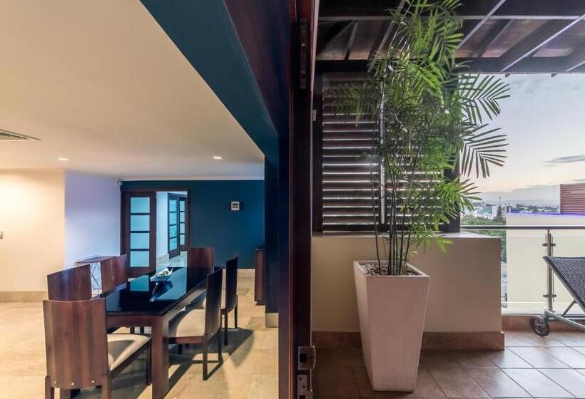 سوئیت پرزیدنت, Hodelpa Gran Almirante