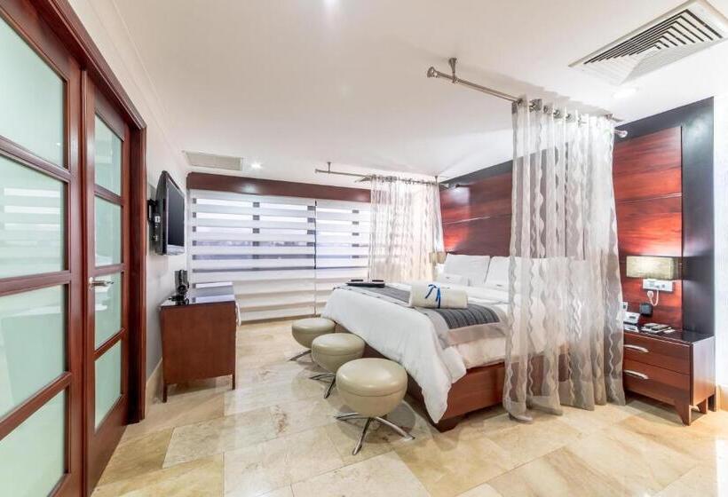 Президентский Люкс, Hodelpa Gran Almirante