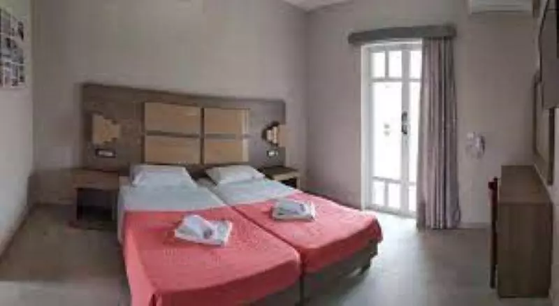 デラックスルーム, Hodelpa Gran Almirante