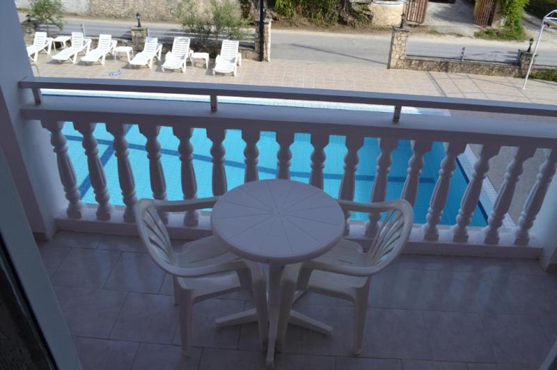 Номер Deluxe, Hodelpa Gran Almirante