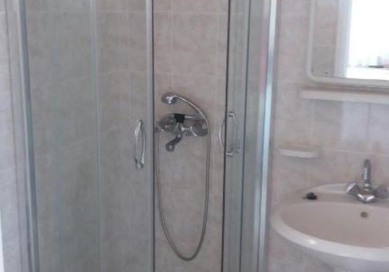 Номер Deluxe, Hodelpa Gran Almirante