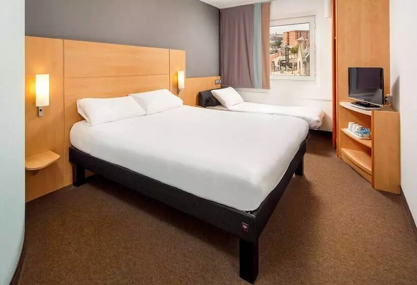 اتاق خانوادگی, Ibis Liverpool Centre Albert Dock – Liverpool One