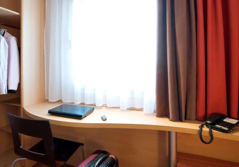 חדר סטנדרט, Ibis Warszawa Ostrobramska