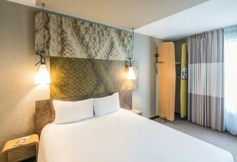 اتاق سوپریور با بالکن, Ibis Zurich Messe Airport
