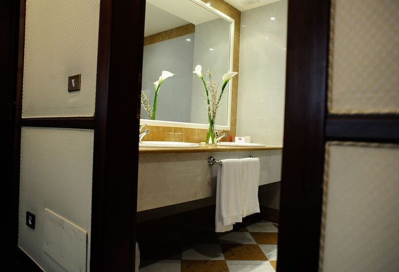 舒适型房间, Leonardo Hotel Milan City Center