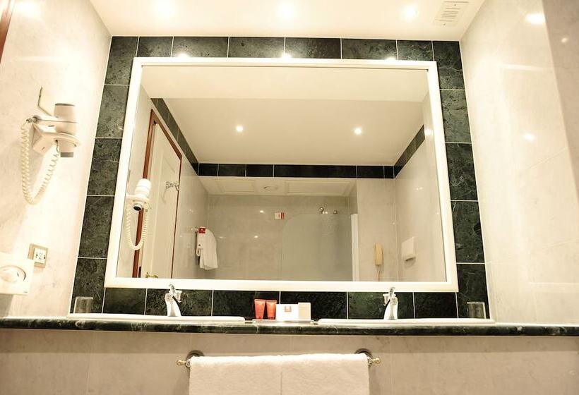 اتاق سوپریور, Leonardo Hotel Milan City Center