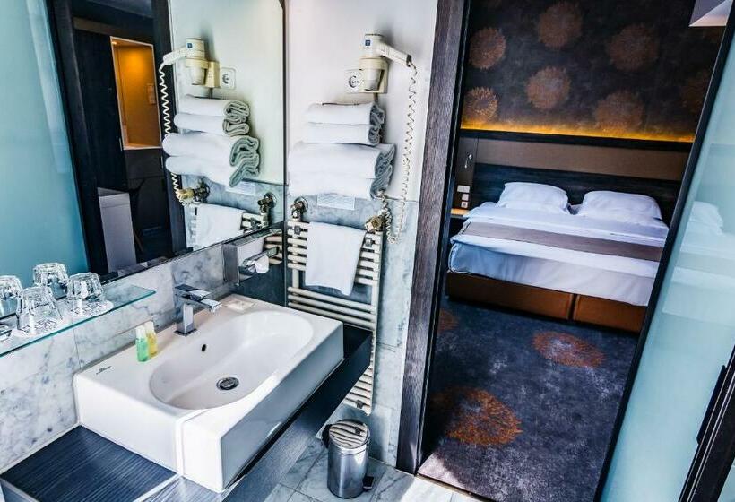 스탠다드 룸, Museum Budapest