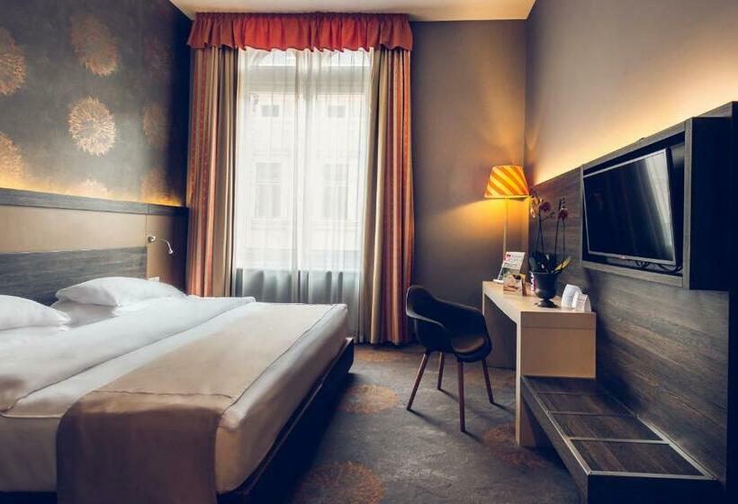 수피리어 룸, Museum Budapest