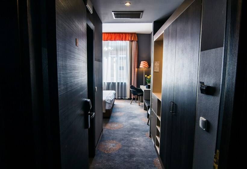 스탠다드 룸, Museum Budapest