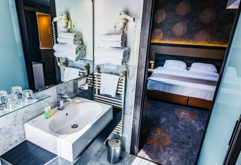 스탠다드 룸, Museum Budapest