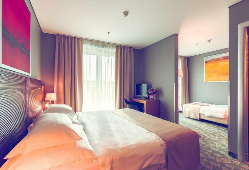 수피리어 트리플 룸, Museum Budapest