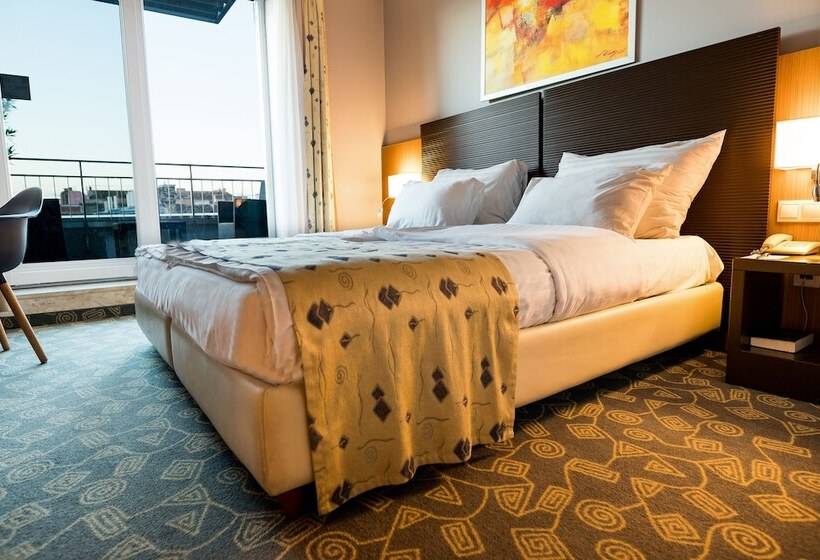 수피리어 트리플 룸, Museum Budapest