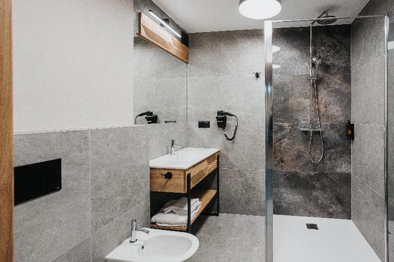 اتاق پرمیوم, Parkroyal Yangon