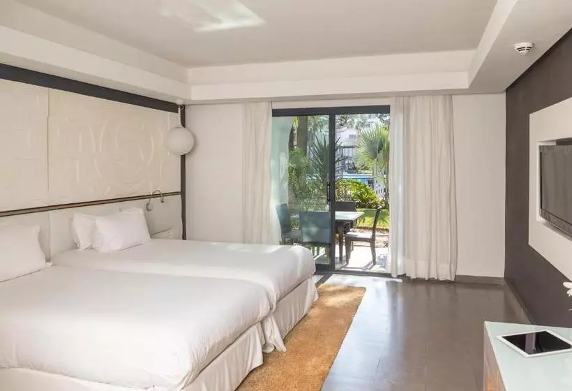 اتاق استاندارد با چشم‌انداز استخر, Pullman Mazagan Royal Golf & Spa