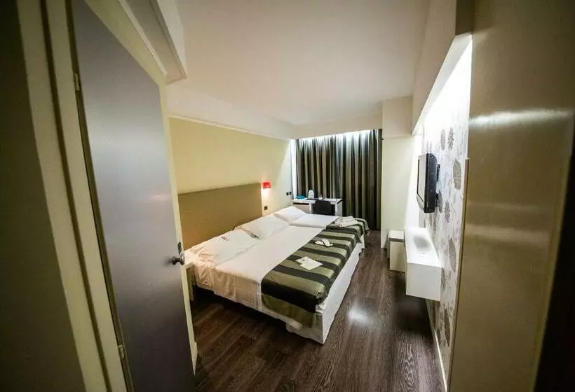 Standard Kolmen Hengen Huone, Roma Tor Vergata