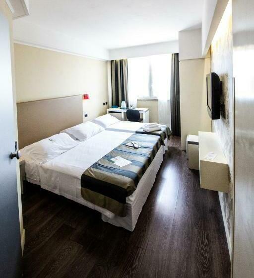 חדר סטנדרט לשלושה, Roma Tor Vergata