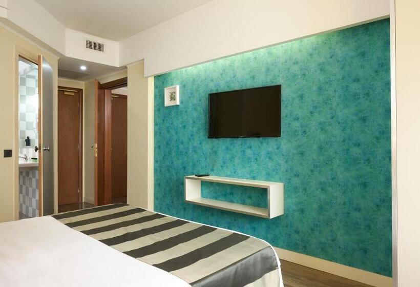 חדר סטנדרט לשלושה, Roma Tor Vergata