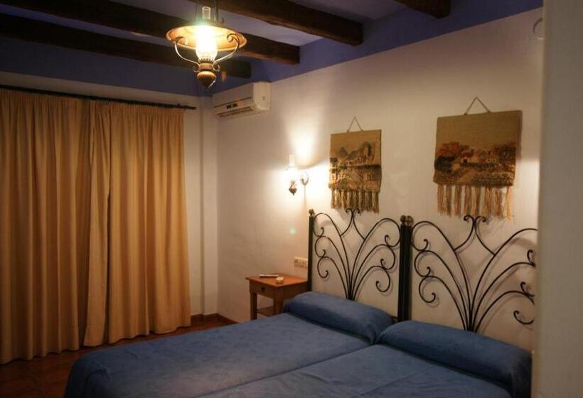 חדר סטנדרטי לשלושה עם נוף, Rural Almazara