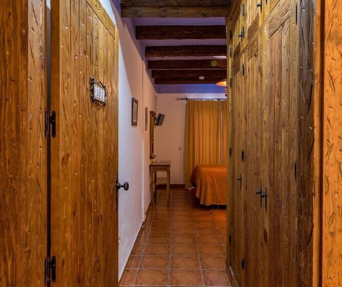 חדר סטנדרטי לשלושה עם נוף, Rural Almazara