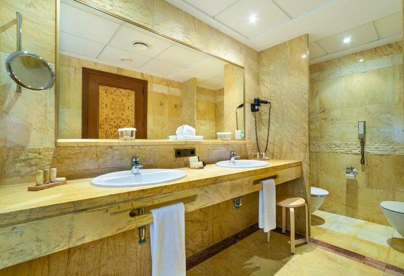 标准间, Serrano Palace