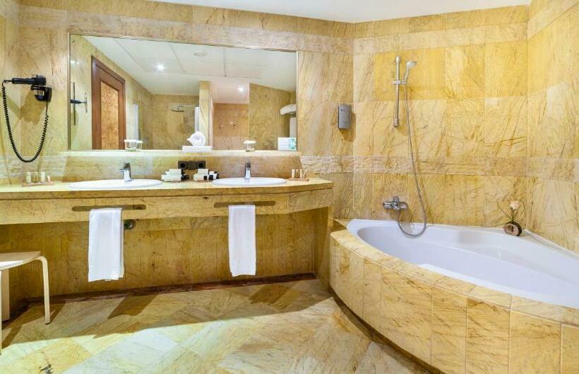 小型套房, Serrano Palace