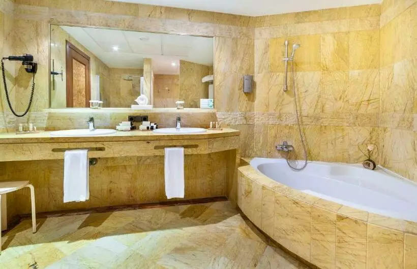 Junior Suite, Serrano Palace