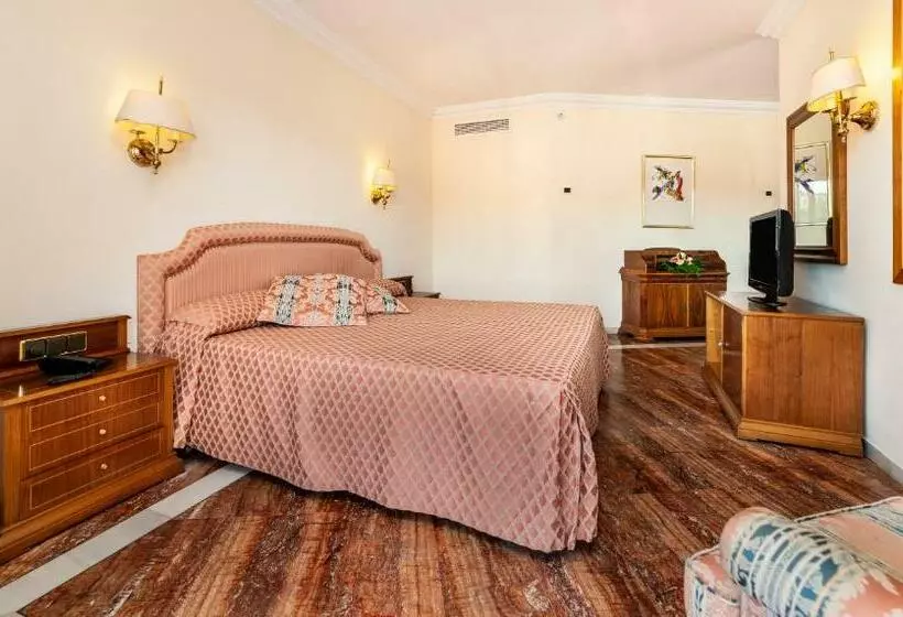Junior Suite, Serrano Palace