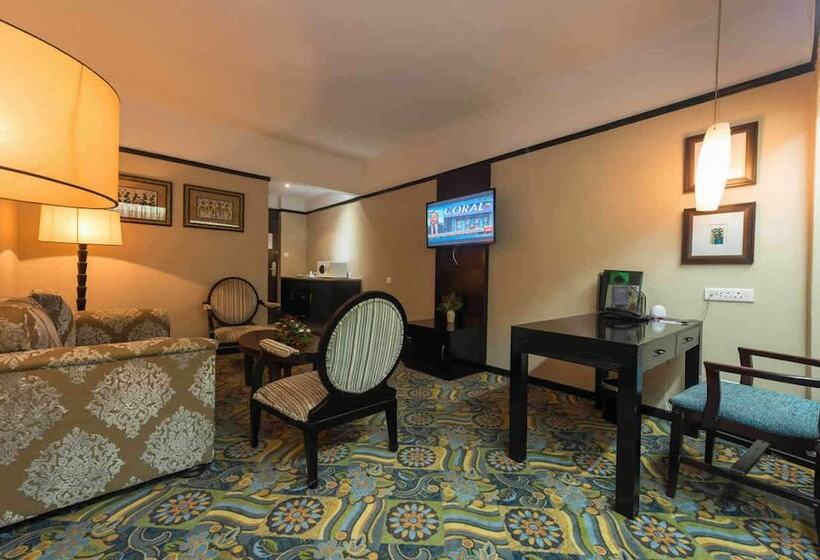 套房, Sunbird Capital