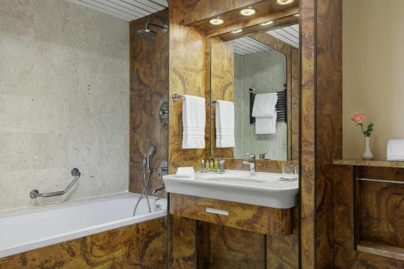 总统套房, Sunbird Capital