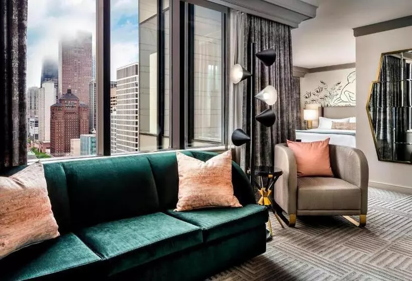 سوئیت جونیور با تخت بزرگ, The Gwen, A Luxury Collection Hotel, Michigan Avenue Chicago