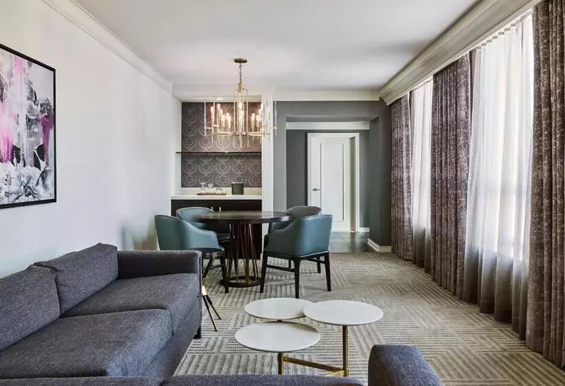 سوئیت با تخت بزرگ, The Gwen, A Luxury Collection Hotel, Michigan Avenue Chicago