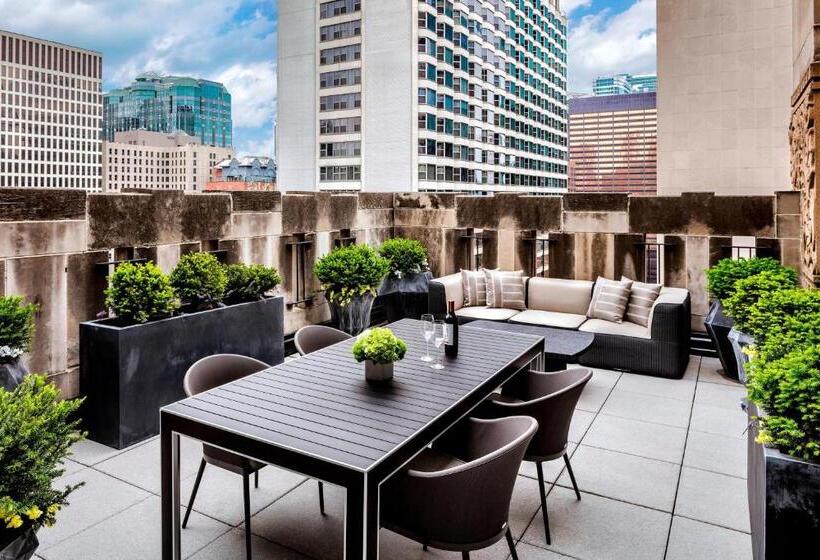 سوئیت با تخت بزرگ, The Gwen, A Luxury Collection Hotel, Michigan Avenue Chicago