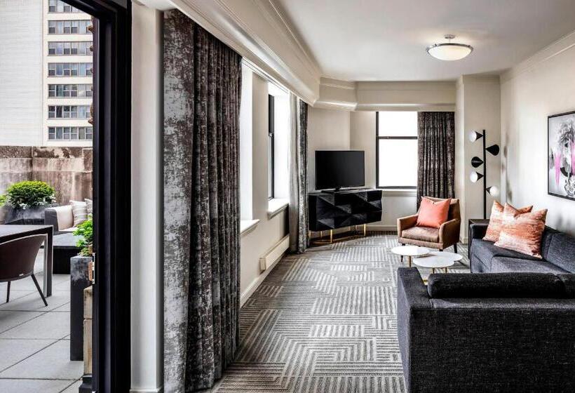 سوئیت با تخت بزرگ, The Gwen, A Luxury Collection Hotel, Michigan Avenue Chicago