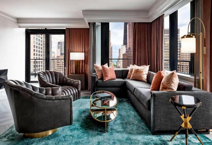 Deluxe Suite met Kingsize Bed, The Gwen, A Luxury Collection Hotel, Michigan Avenue Chicago