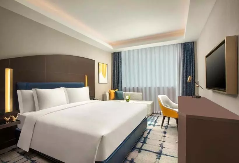 キングサイズベッドのスタンダードルーム, Voco Wuhan Xinhua, An Ihg