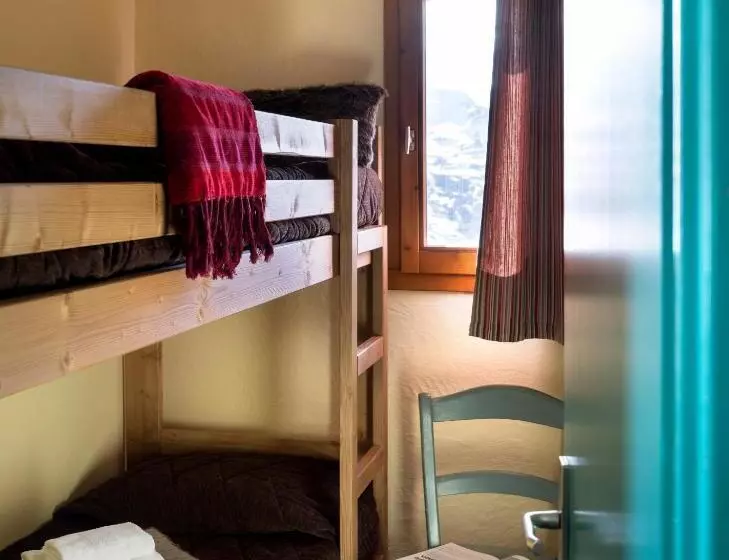 آپارتمان کامفورت 2 خوابه, Le Cheval Blanc   Village Montana