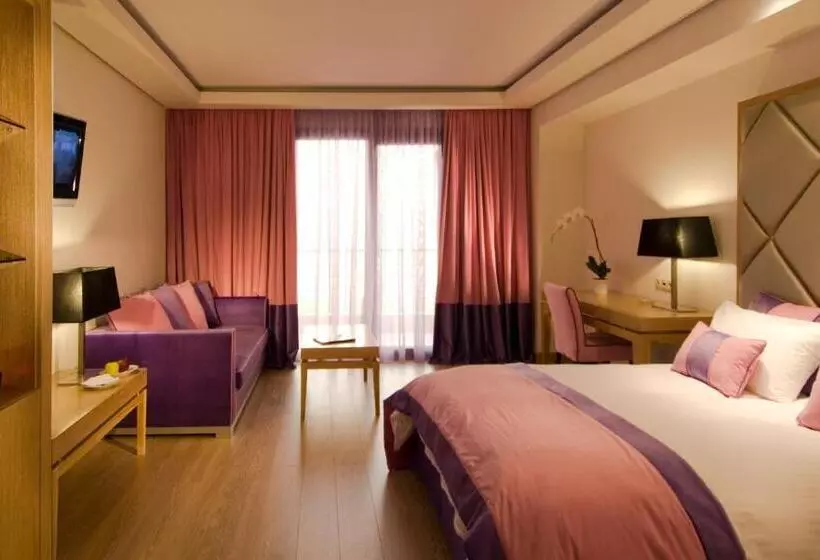 سوییت لوکس, Limneon Resort & Spa