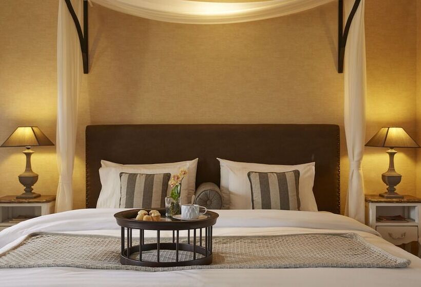 带河湖景观的轻年套房, Limneon Resort & Spa