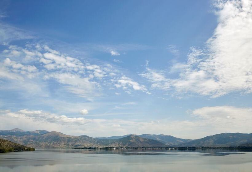 Superior suite with lake view, Limneon Resort & Spa