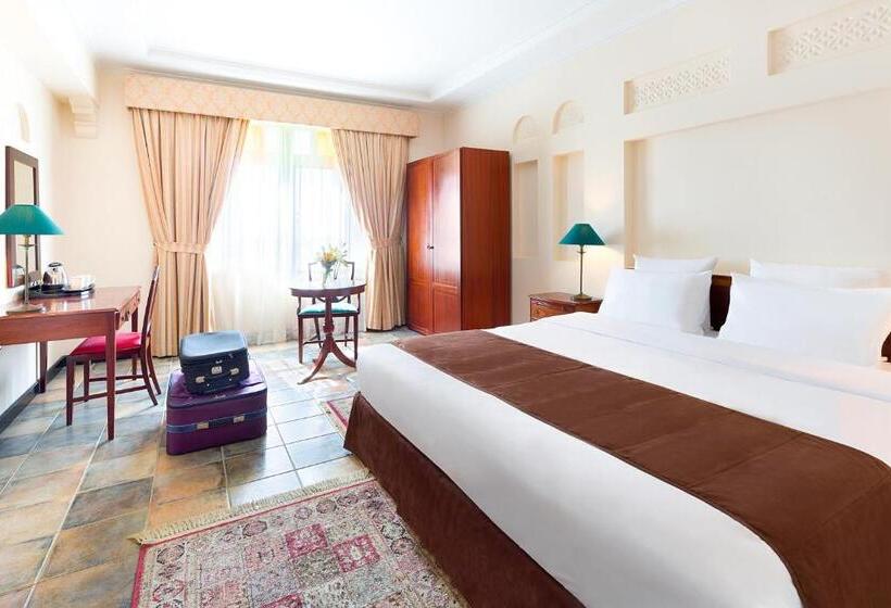 سوییت با چشم‌انداز دریا, Novotel Bahrain Al Dana Resort