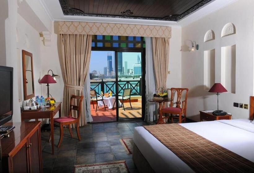 اتاق سوپریور با تخت بزرگ, Novotel Bahrain Al Dana Resort