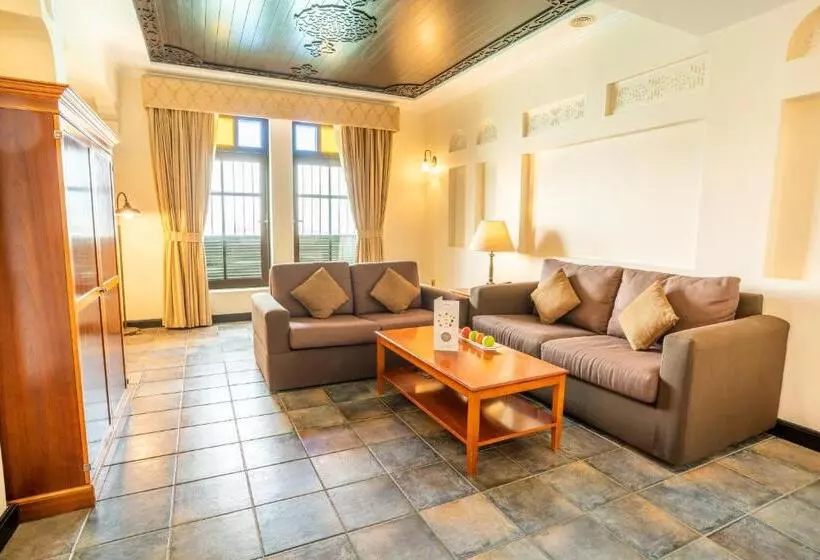 سوئیت با چشم‌انداز, Novotel Bahrain Al Dana Resort