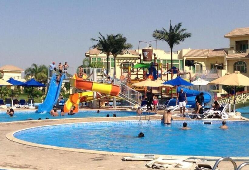 اتاق کلاسیک با چشم‌انداز استخر, Mövenpick Hotel Cairo   Media City