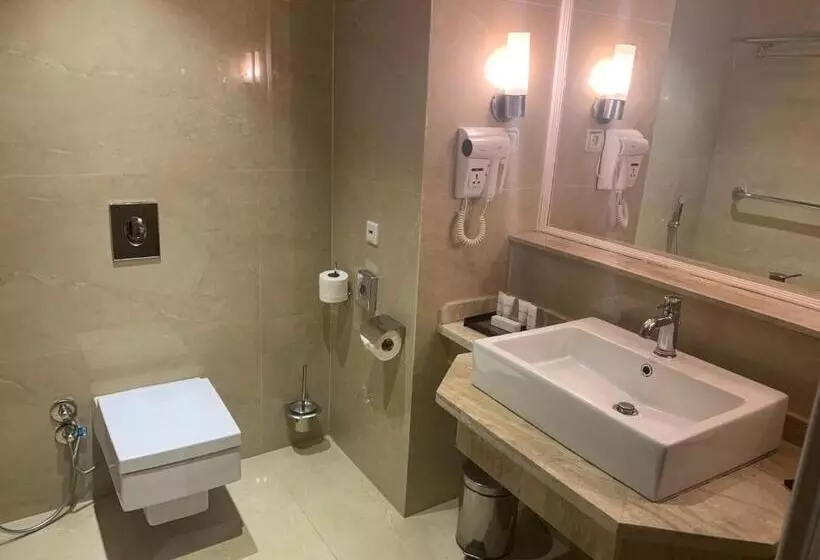 اتاق لوکس با چشمانداز باغ, Mövenpick Hotel Cairo Media City