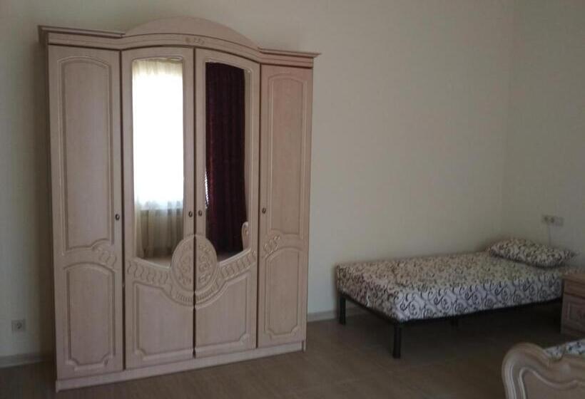 اتاق خانوادگی, Elita