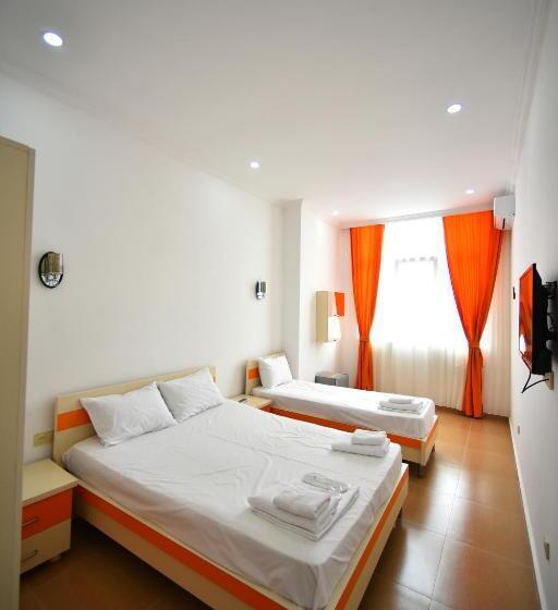 اتاق استاندارد سه نفره, Orange Home