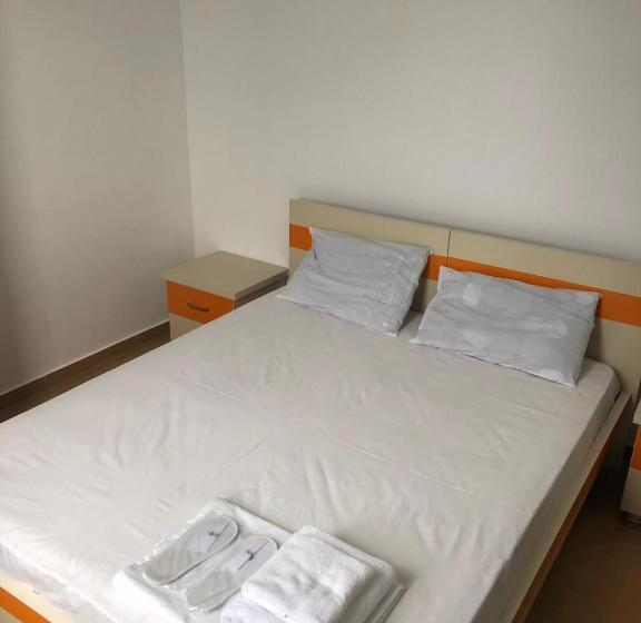 استودیوی استاندارد با چشم‌انداز دریا, Orange Home