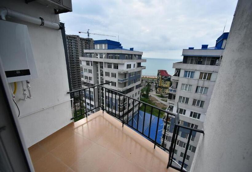 اتاق استاندارد سه نفره, Orange Home