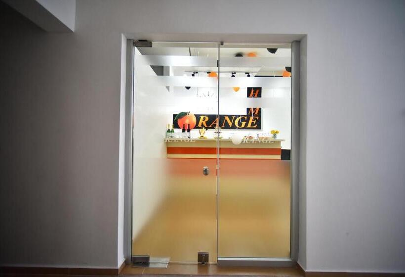 اتاق استاندارد سه نفره, Orange Home