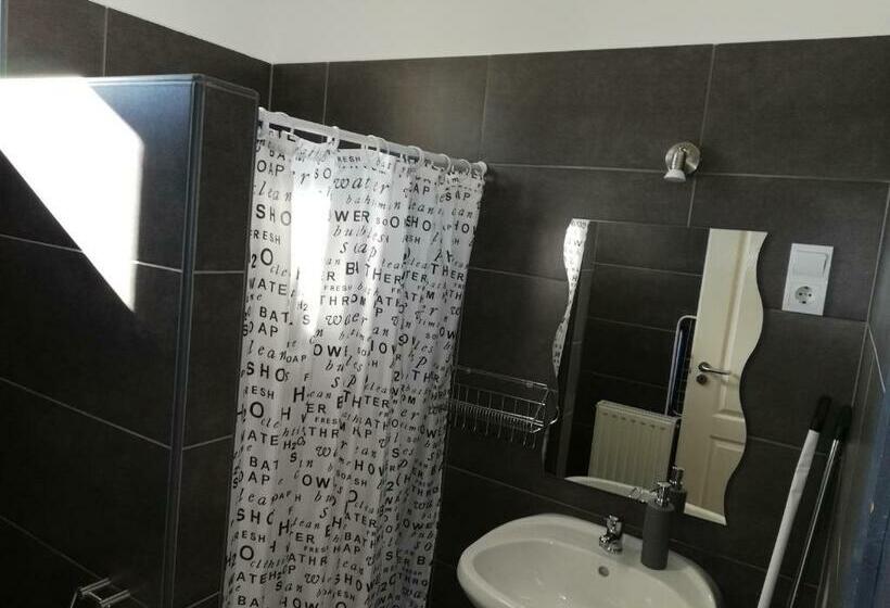 استودیو استاندارد با چشمانداز باغ, Apartman 25